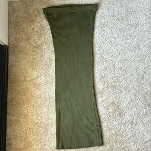 NWT H&M ribbed midi skirt in olive